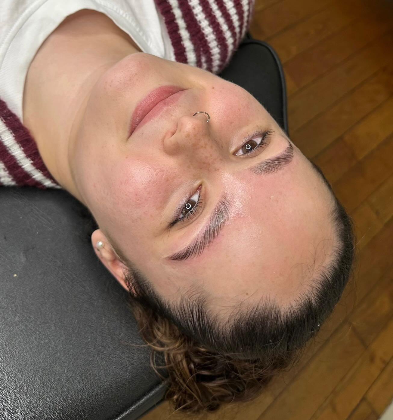 Browlift naturel adapté à la morphologie du visage