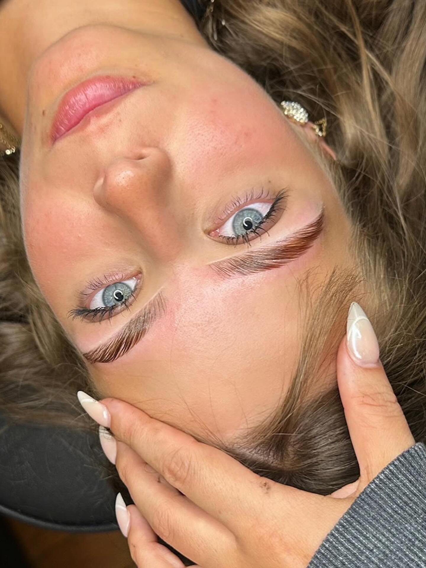 Résultat Browlift Signature sur des sourcils clairs